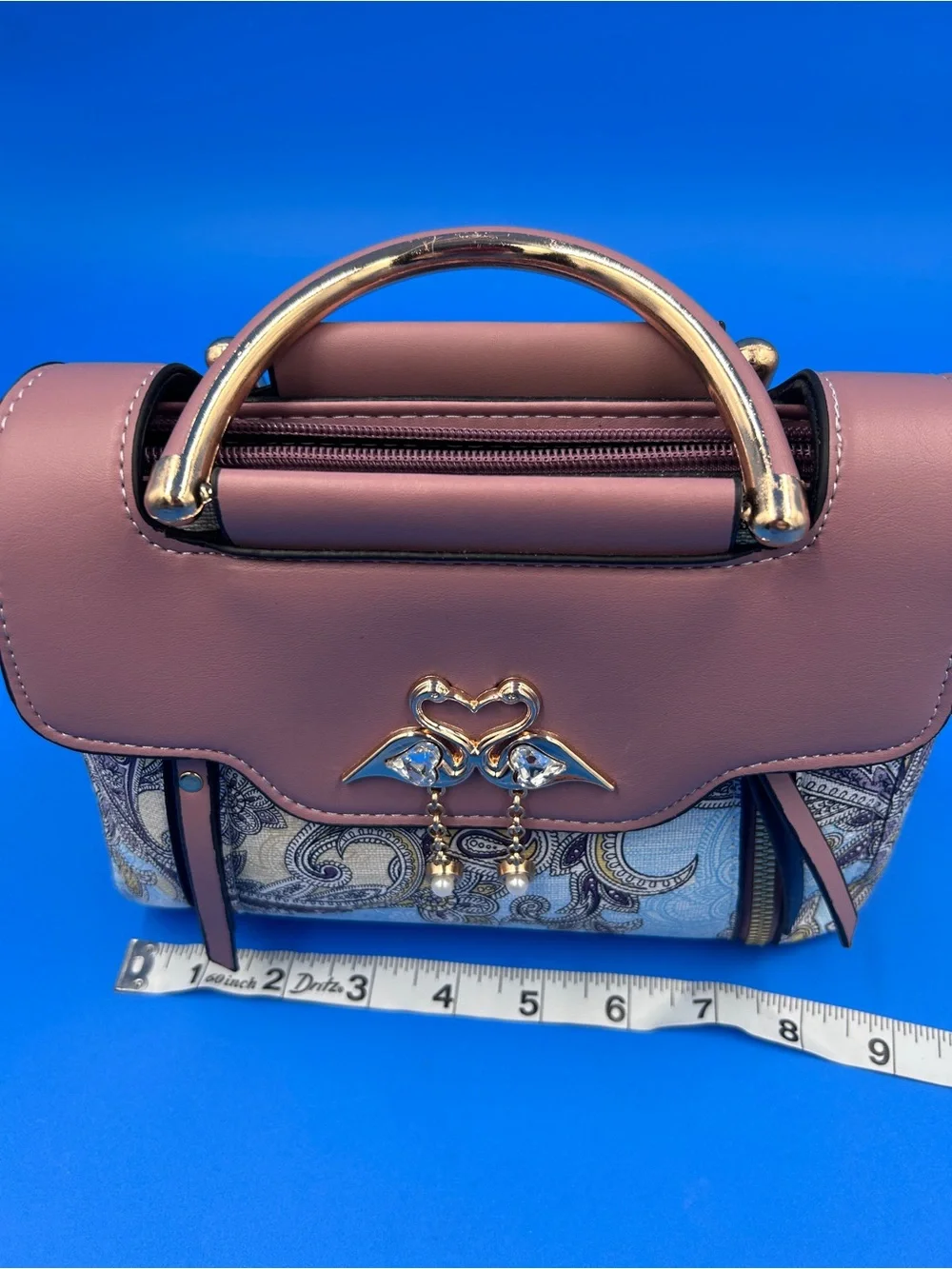 The Unbranded Brand chic pink